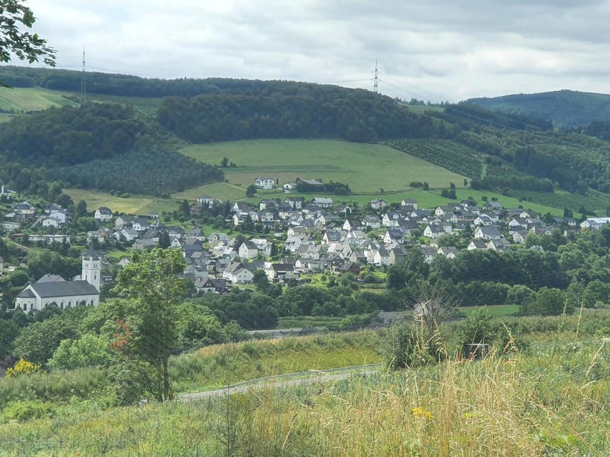 Ferienwohnungen Am Finkenweg Bestwig Exterior photo